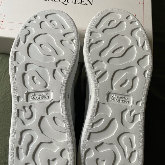 Alexander McQueen white and blue sneakers - Picture 6 of 9